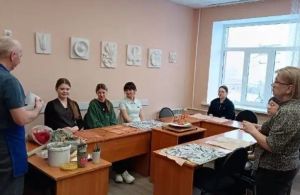 В ДШИ прошел мастер-класс «Игрушка Поволжья»