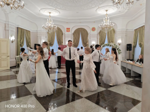 В стенах лениногорского ЗАГСа прошел студенческий бал