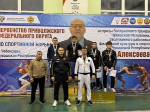 Четыре мамадышских борца поднялись на пьедестал почета на первенстве ПФО