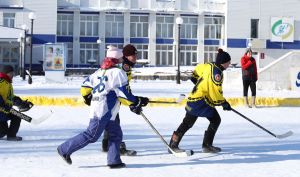 Хоккей в валенках на «SUNNYФЕСТе»: дань традиции и зрелищный турнир