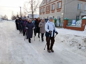 В мамадышской «Заботе» прошел мастер-класс по скандинавской ходьбе
