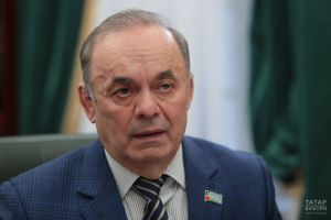 Экзам Губайдуллин поздравил муниципальных служащих Татарстана