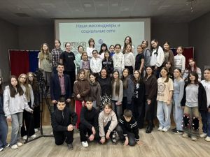 Вертикальные ролики, соцсети и страх кадра: чему учили в «Медиа-лаборатории»