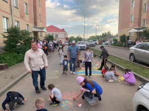 Праздник двора в Мамадыше объединил соседей под звуки лета