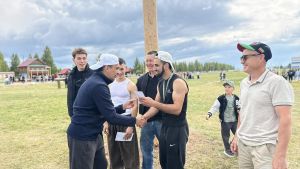 На районном Сабантуе шест покорили за 18 секунд