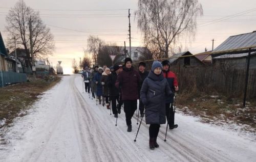 В Мамадыше провели мастер-класс по скандинавской ходьбе