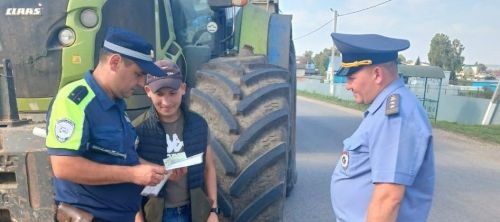 В Мамадыше прошел рейд по проверке самоходных машин и прицепов к ним