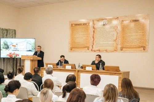 Вадим Никитин: «Привлекать молодые кадры в систему здравоохранения – важно»