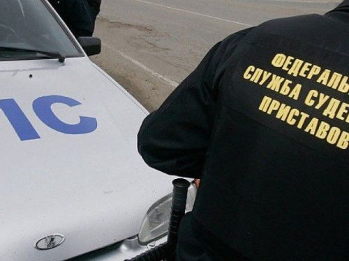 Судебные приставы арестовали автомобиль мамадышца за долги по налогам