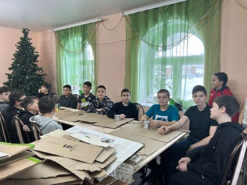 Мамадышцам рассказали, как правильно подготовить консервные банки для окопных свечей