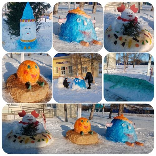 В деревне вырос снежный городок