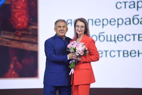 Раис РТ вручил государственную награду старшему технологу мамадышского мясоперерабатывающего комбината