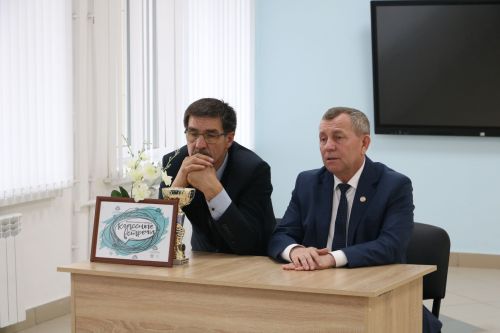 Глава района Анатолий Иванов провел «Классную встречу» с учащимися и педагогическим составом Кемеш-Кульской ООШ