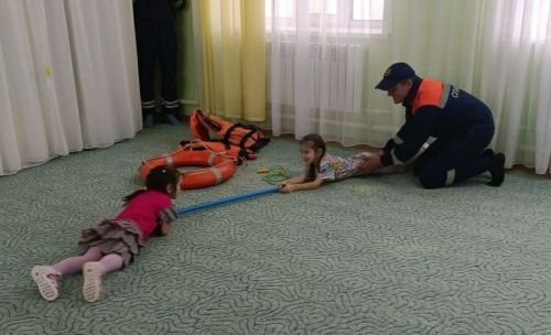 Для детей дошкольного возраста Мамадышского района сотрудники МЧС проводят выездные занятия
