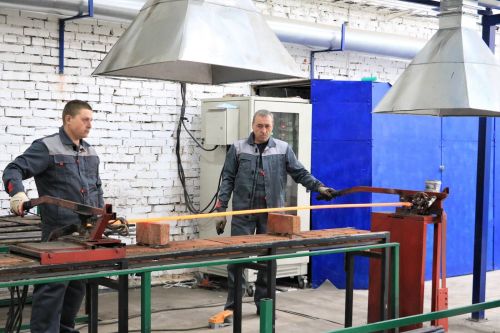 Выпускают до одной тонны стальных труб за смену – в компании «Техноком» рассказали, как идет производство, запустившееся полтора месяца назад