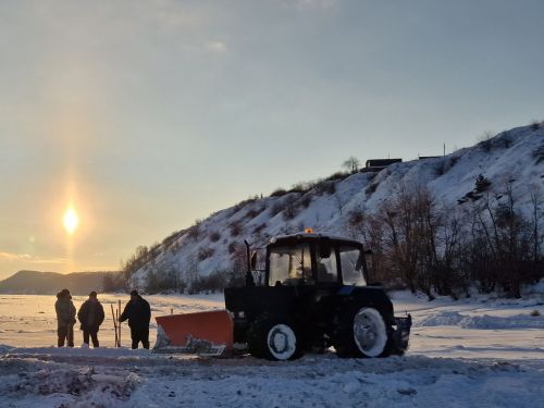Ледовая переправа под Нижнекамском готовится к открытию