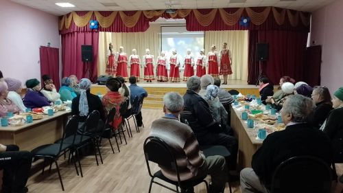 Вкусные угощения и концерт согрели сердца гостей