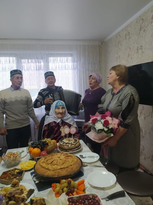 Жительница Верхней Ошмы отметила 100-летний юбилей