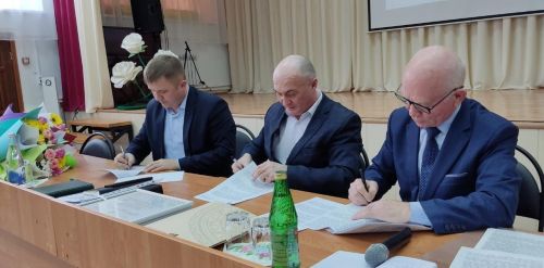 Исполком, отдел образования и мамадышская территориальная профсоюзная организация подписали соглашение о партнерстве