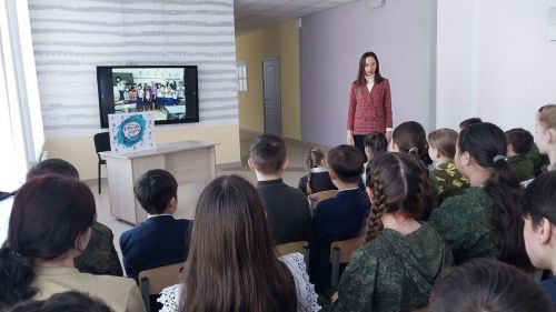 Учитель английского языка из Таиланда встретилась с мамадышскими школьниками
