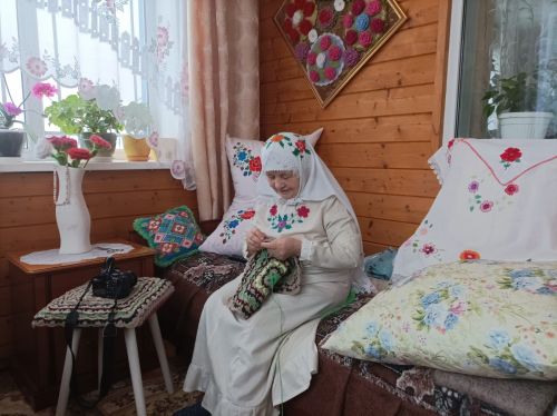 Мамадышцам рассказали о 82-летней бабушке, которая создает шедевры рукоделия