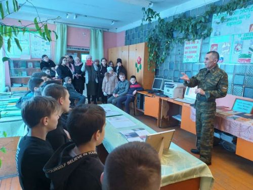 На уроке мужества тренировали память