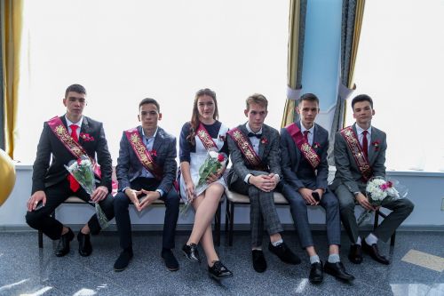 Последний звонок в цифрах: интересные факты о выпуске 2023 года