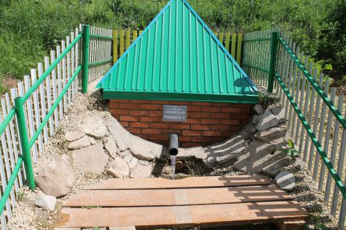 Житель Малых Кирменей на свои средства благоустроил родник