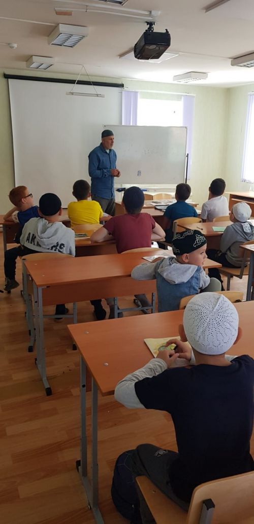 50 мальчиков из деревень и города в эти дни отдыхают в лагере Мамадышского мэдресе