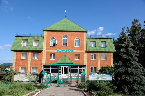 В Мамадыше на благотворительные средства ремонтируют здание медресе