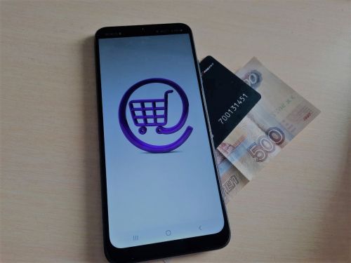 Жительница Мамадышского района заказала съемные зубы через интернет, но ее обманули