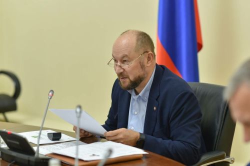 Сафаров встретился с участниками окружного финала конкурса управленцев «Лидеры России» от республики
