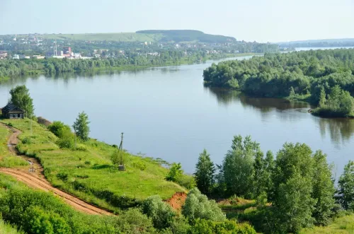 На берегу Вятки появятся отель, фуникулер, глэмпинг и водный прокат