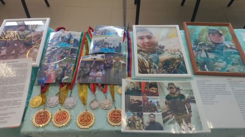 В Куюк-Ерыксинской школе прошли соревнования по борьбе памяти Руслана Фаляхутдинова