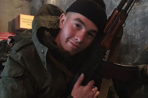 «Погиб, спасая командира и товарищей»: житель Верхней Ошмы рассказал о подвиге сына-героя на СВО