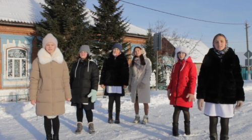 Активисты движения Первых Шемяковской школы поздравляют бойцов СВО
