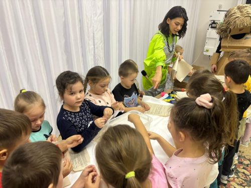 В детском саду «Бэлэкэч» состоялся «Бумажный праздник»