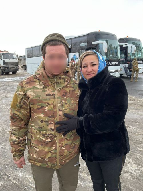 Мать бойца СВО Айнур Насибуллина: «Не выпускаю телефон из рук»
