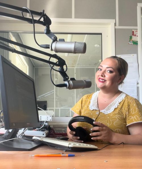 Ведущие радио «Нократ дулкыннары»: «Нам не хватает мужского голоса»