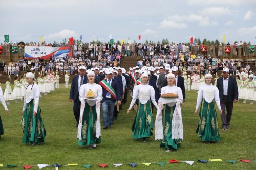 Поздравление ио руководителя исполкома Мамадышского района Вадима Никитина с праздником Сабантуй