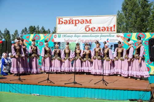 На площадке отдыха села Нижняя Сунь, Мамадышского района, прошел фестиваль татарских вокальных ансамблей «Лейся, песня Суньская»