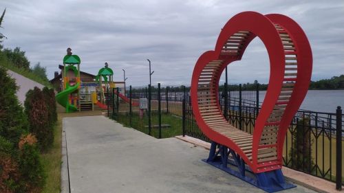 На мамадышском пляже появились водные аттракционы