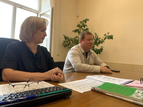 С сотрудниками клиентской службы отделения фонда пенсионного и социального страхования встретился руководитель исполкома Вадим Никитин