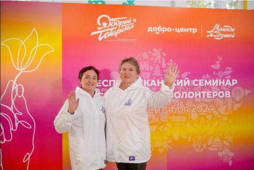 Серебряные волонтёры из Мамадыша поделились секретами плетения тактических браслетов