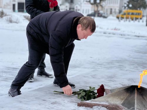 В Мамадыше возложили цветы к памятнику участникам Великой Отечественной войны