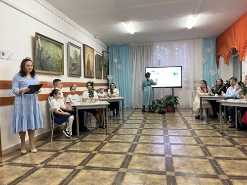 В Нижнеошминской школе провели мероприятие «Моя семья - теплый очаг»