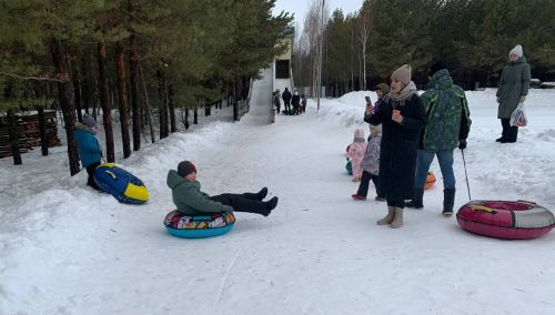 В Мамадыш прошли состязания по спускам на ватрушках с ледяной горы