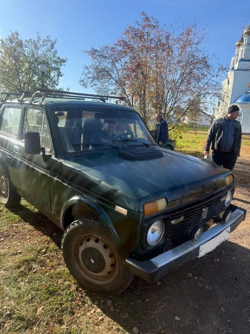 Педагоги и ученики Мамадыша передали автомобиль «Нива» бойцу с позывным «Опера»