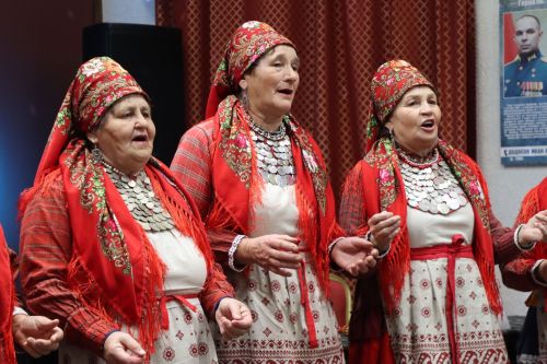 Нити времени: Как песни и узоры объединили поколения в клубе кряшенской культуры