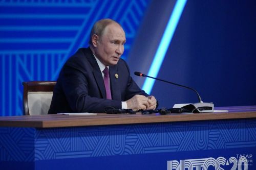 Задайте вопрос Владимиру Путину прямо в мессенджере МАХ